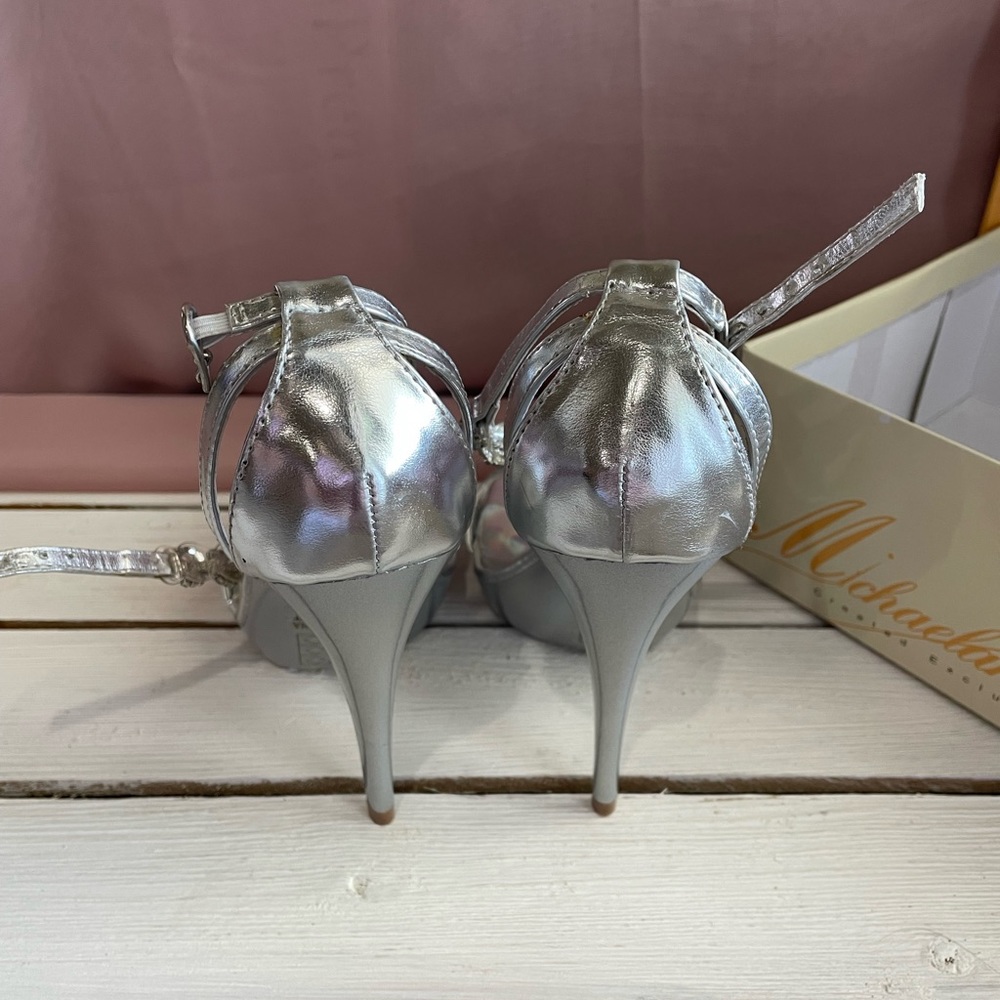 ✨Need to go! Crystal Adorned Silver Heels - Picture 5 of 7